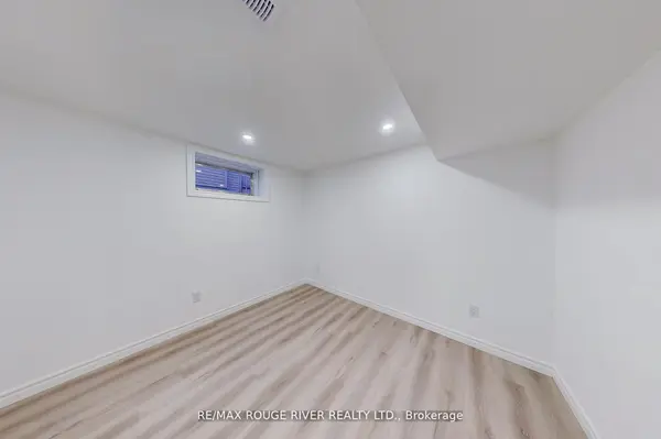 222 B Hibbert AVE, Oshawa, ON L1J 1V3