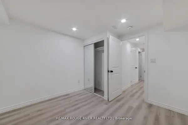 222 B Hibbert AVE, Oshawa, ON L1J 1V3