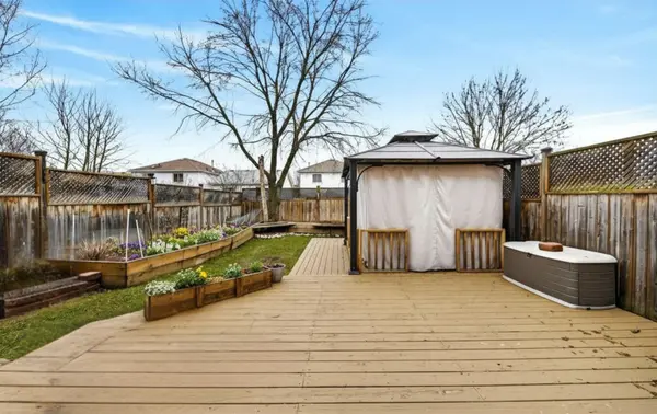 112 Champine SQ, Clarington, ON L1C 4W1