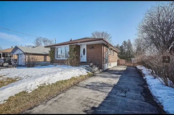 901 Crocus CRES, Whitby, ON L1N 2A8