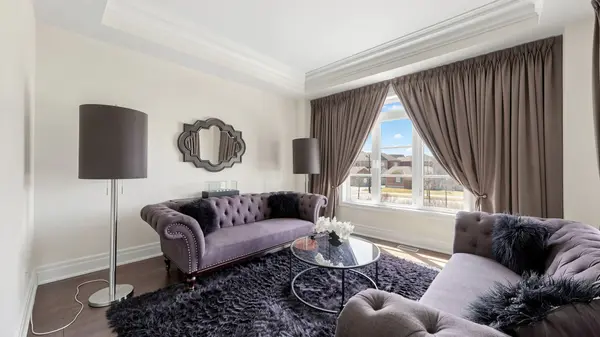 1 Meadowsweet LN, Richmond Hill, ON L4E 1B8