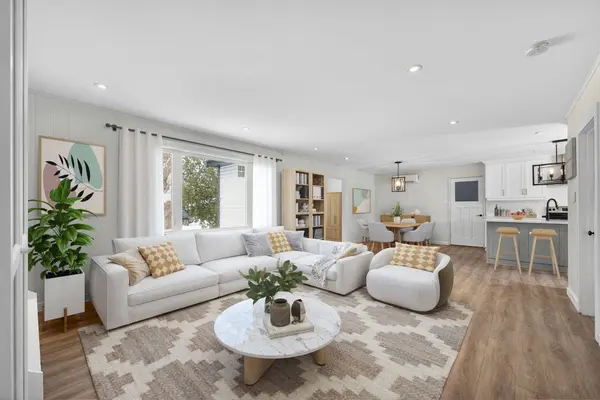 22 Second ST, Georgina, ON L0E 1E0