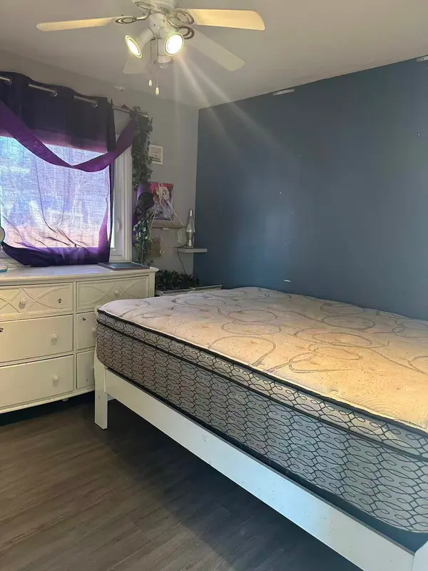 345 Hollywood DR, Georgina, ON L4P 3A2