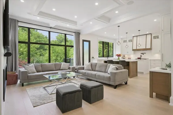 1225 Baldwin DR, Oakville, ON L6J 2W4