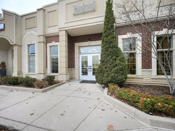 1525 Cornwall RD #23, Oakville, ON L6J 0B2