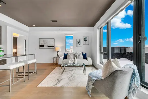 530 Indian GRV #613, Toronto W02, ON M6P 0B3