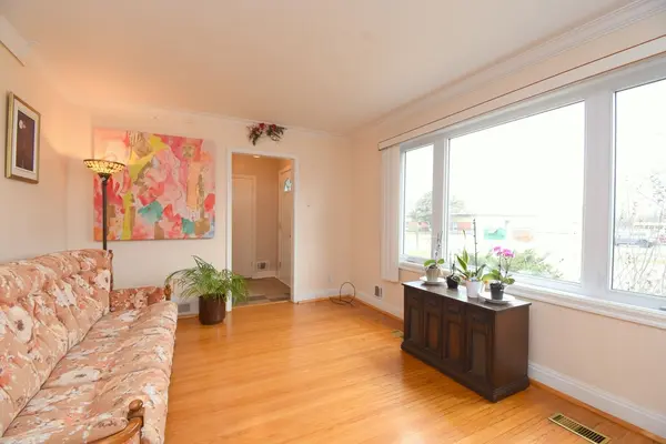 65 Hadrian DR, Toronto W10, ON M9W 1V6