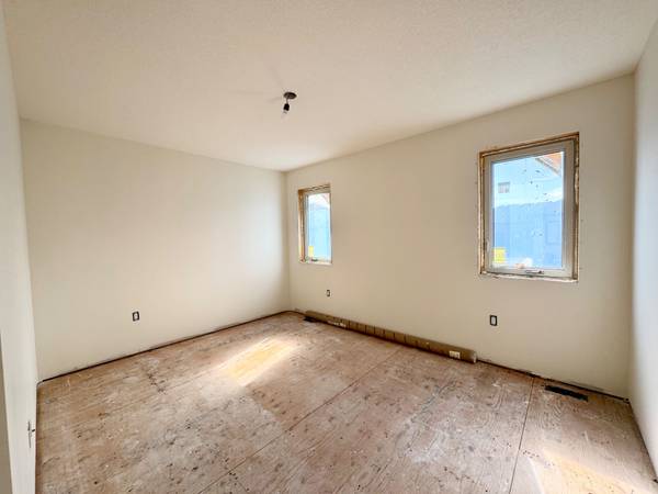 448 BURNSIDE ST, Saugeen Shores, ON N0H 2C3