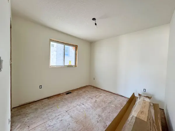 448 BURNSIDE ST, Saugeen Shores, ON N0H 2C3