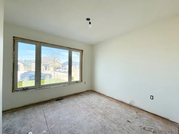 448 BURNSIDE ST, Saugeen Shores, ON N0H 2C3