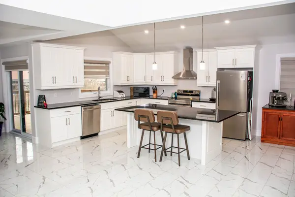 72 Noble CT, Amherstburg, ON N9V 0G8