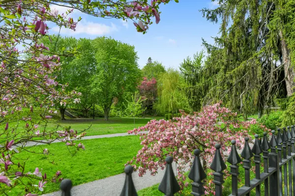 12 Allan PL, Glebe - Ottawa East And Area, ON K1S 3T1