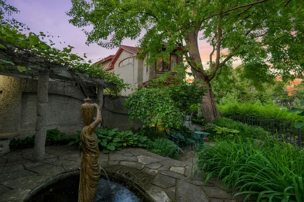 12 Allan PL, Glebe - Ottawa East And Area, ON K1S 3T1