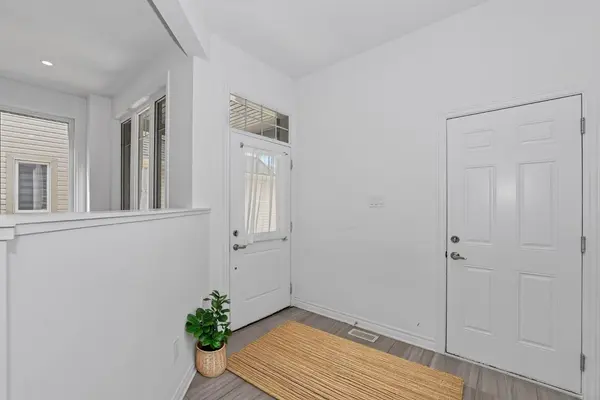 149 Minikan ST, Blossom Park - Airport And Area, ON K1X 0E5