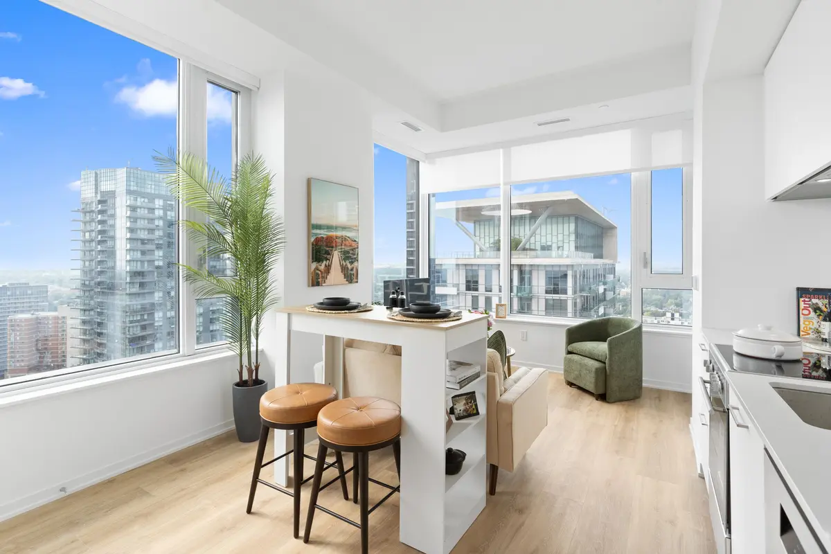 101 Roehampton AVE #2612, Toronto C10, ON M4P 2W2