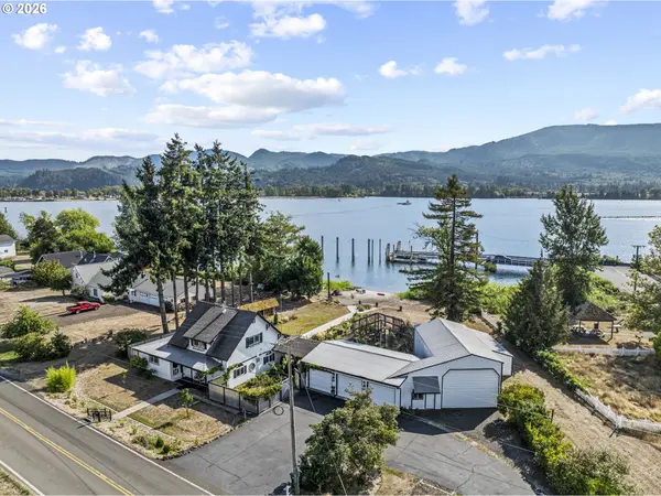 10 E SUNNY SANDS RD, Cathlamet, WA 98612