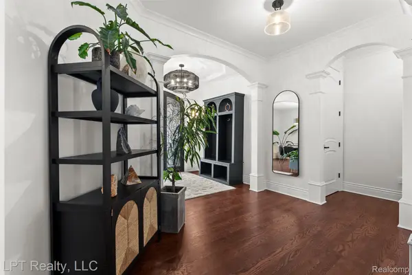 4525 Mapleton DR, Genoa Township, MI 48843