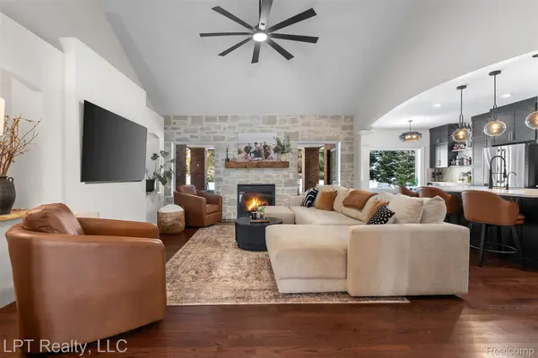 4525 Mapleton DR, Genoa Township, MI 48843