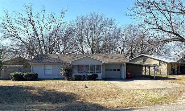 645 N Center Street,  Blossom,  TX 75416