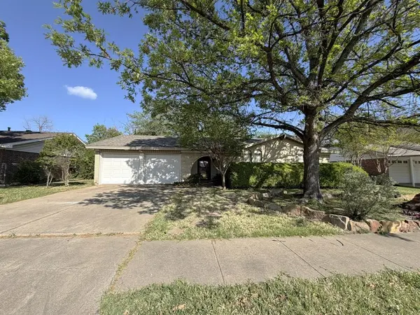 5112 Karen Drive, North Richland Hills, TX 76180