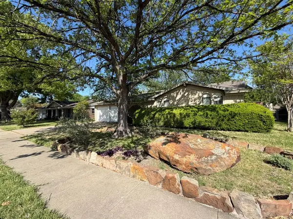 5112 Karen Drive, North Richland Hills, TX 76180