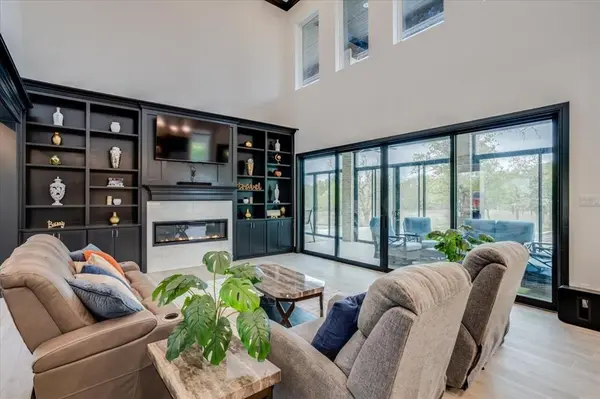 124 Cote D Azur Drive, Chico, TX 76431