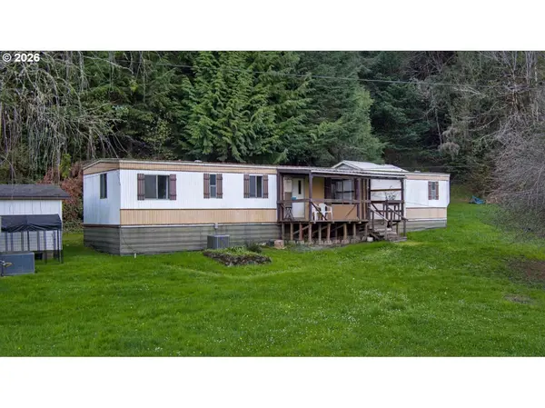 51298 MYRTLE CREEK RD, Myrtle Point, OR 97458