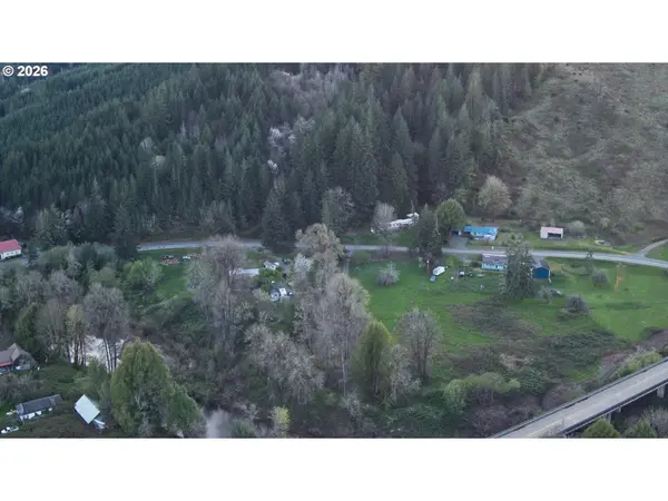 51298 MYRTLE CREEK RD, Myrtle Point, OR 97458