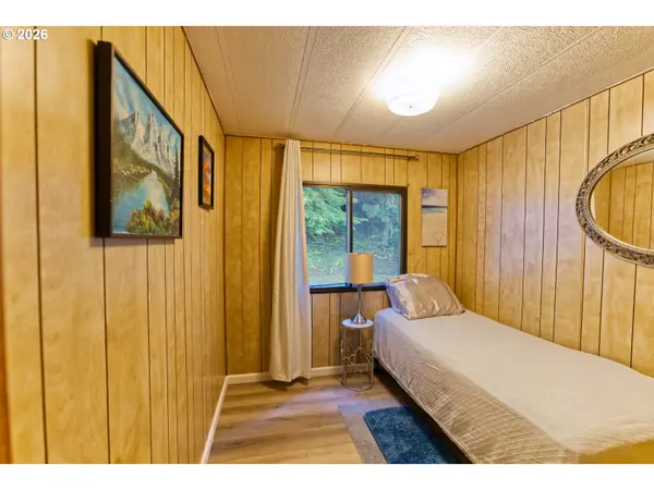 51298 MYRTLE CREEK RD, Myrtle Point, OR 97458