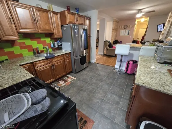 36 Holland St, Newark City, NJ 07103