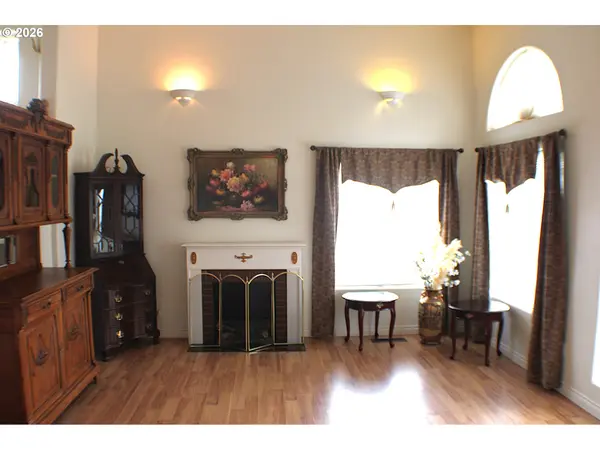 439 CHANDLER DR, Roseburg, OR 97471