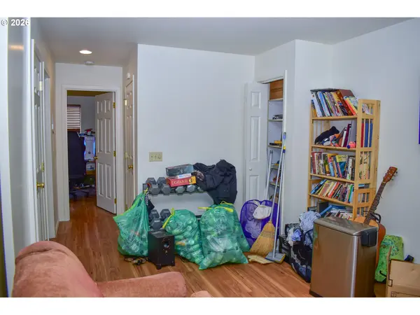 1114 REDDY AVE, Medford, OR 97504