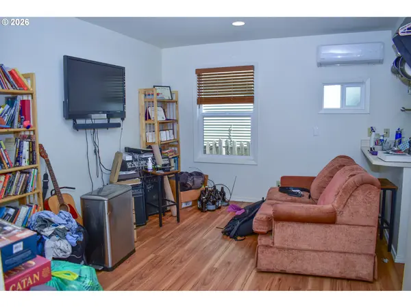 1114 REDDY AVE, Medford, OR 97504