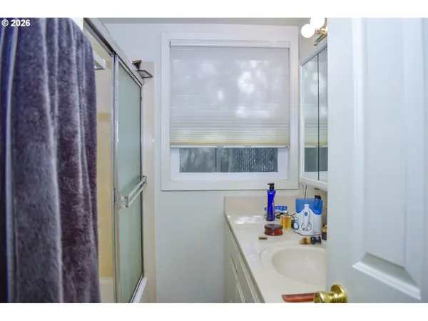 1114 REDDY AVE, Medford, OR 97504