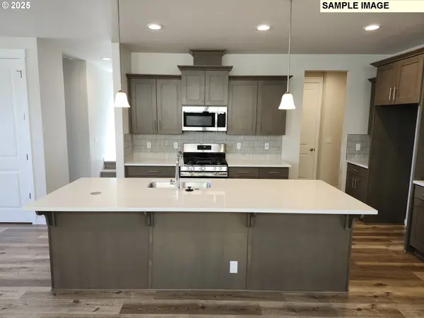 762 Magnolia AVE, Woodburn, OR 97071