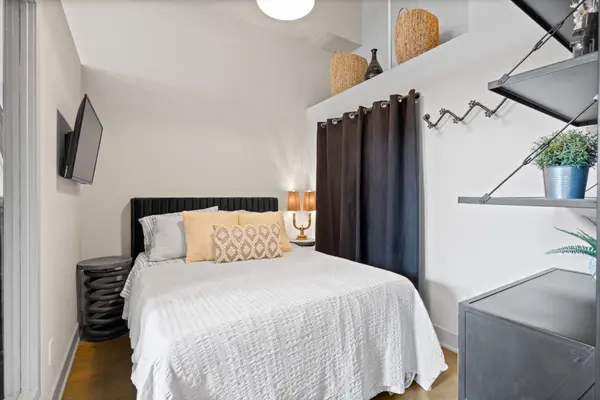 183 Dovercourt RD #204, Toronto C01, ON M6J 3C1