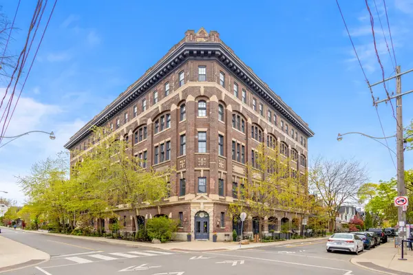 183 Dovercourt RD #204, Toronto C01, ON M6J 3C1