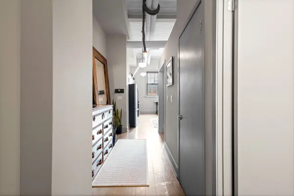 183 Dovercourt RD #204, Toronto C01, ON M6J 3C1