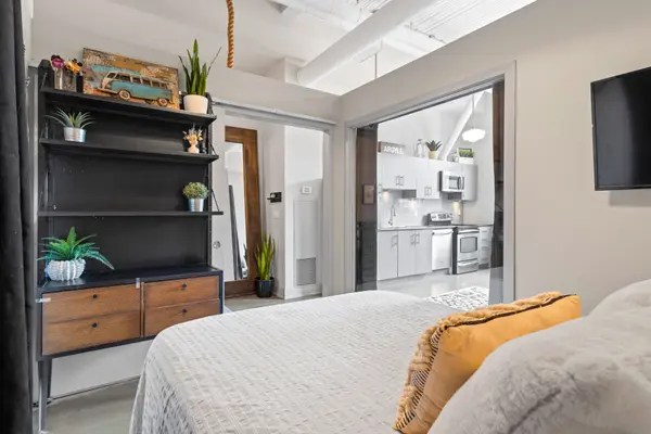 183 Dovercourt RD #204, Toronto C01, ON M6J 3C1