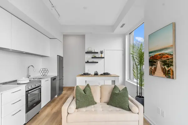 101 Roehampton AVE #2612, Toronto C10, ON M4P 2W2