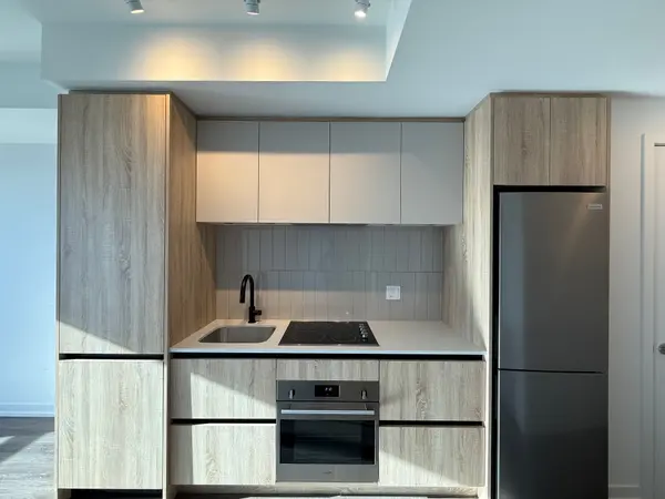 7950 Bathurst ST #2512, Vaughan, ON L4J 0L4