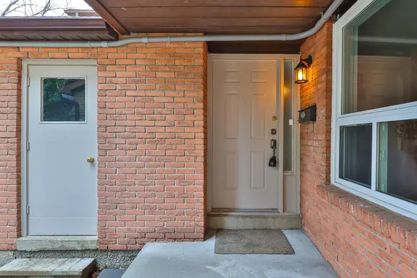 242 Tansley RD, Vaughan, ON L4J 2Y9