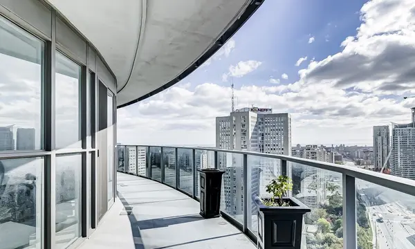 60 absolute AVE #3302, Mississauga, ON L4Z 0A9