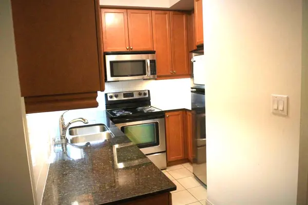 60 absolute AVE #3302, Mississauga, ON L4Z 0A9