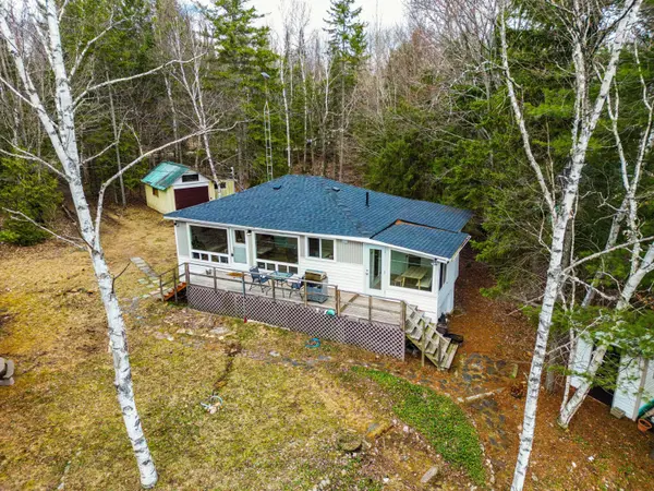 185 Fisher Lake LN, Kearney, ON P0A 1M0