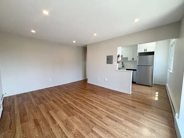 10 West Park AVE #6, Hamilton, ON L8S 3M3