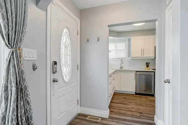 42 Terrace DR, Hamilton, ON L9A 2Y6