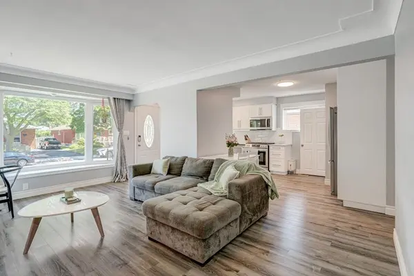 42 Terrace DR, Hamilton, ON L9A 2Y6