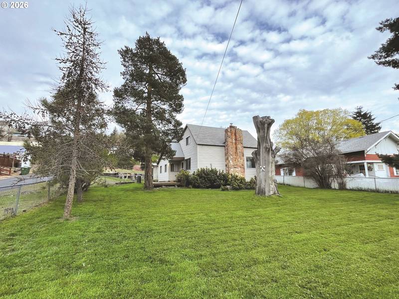 220 AUGUST ST, Heppner, OR 97836