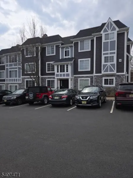 56 Village Dr, Morris Twp., NJ 07960